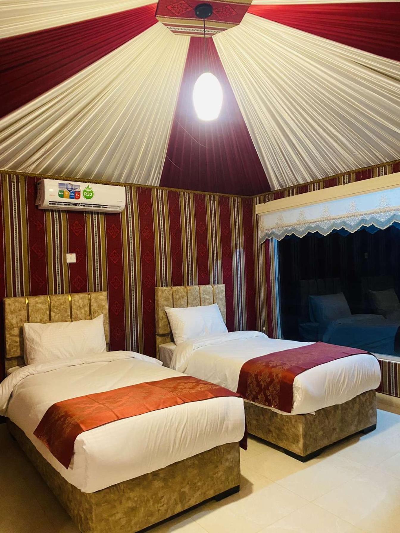 Wadi Rum Sky Camp Екстер'єр фото