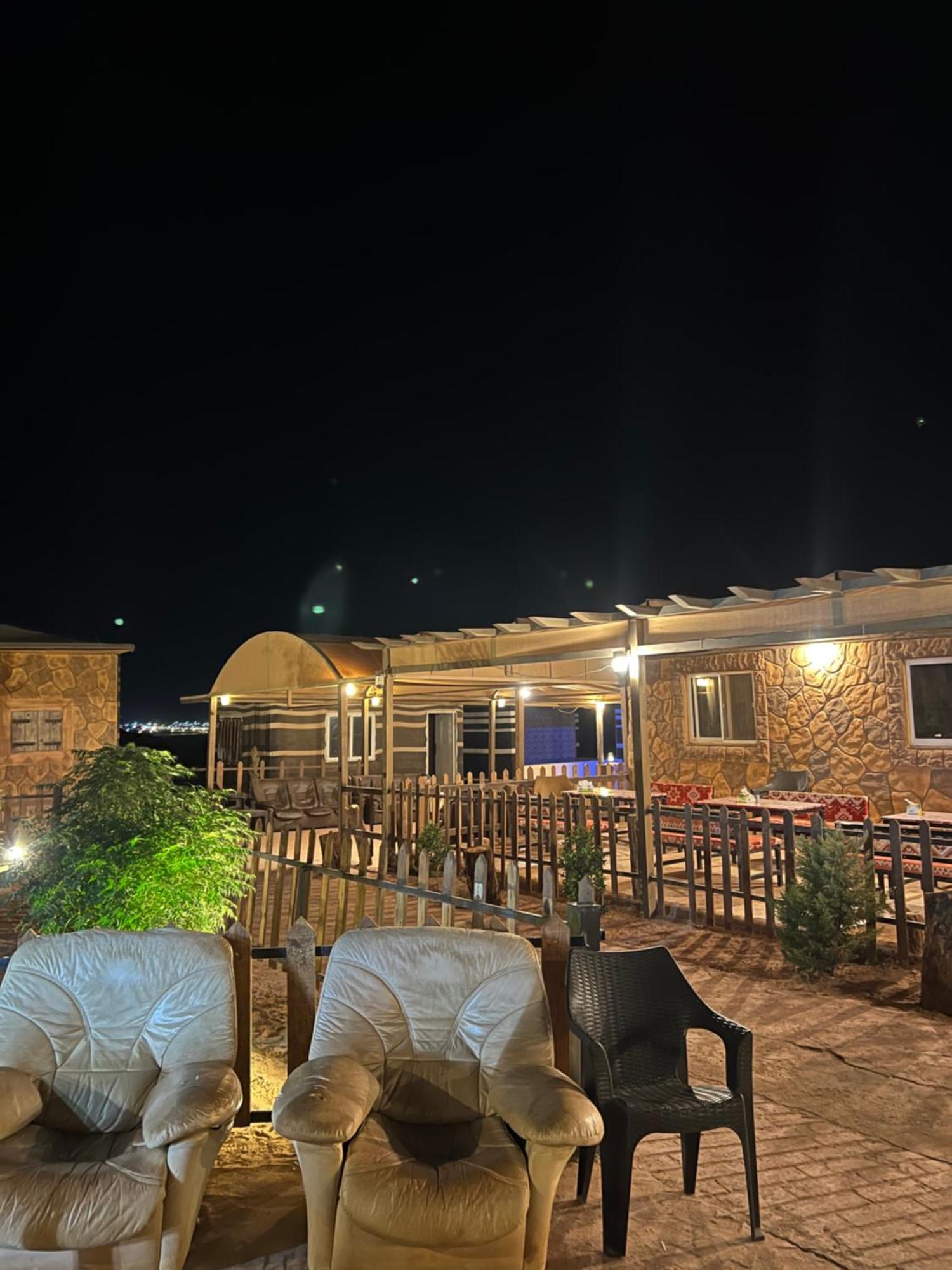 Wadi Rum Sky Camp Екстер'єр фото
