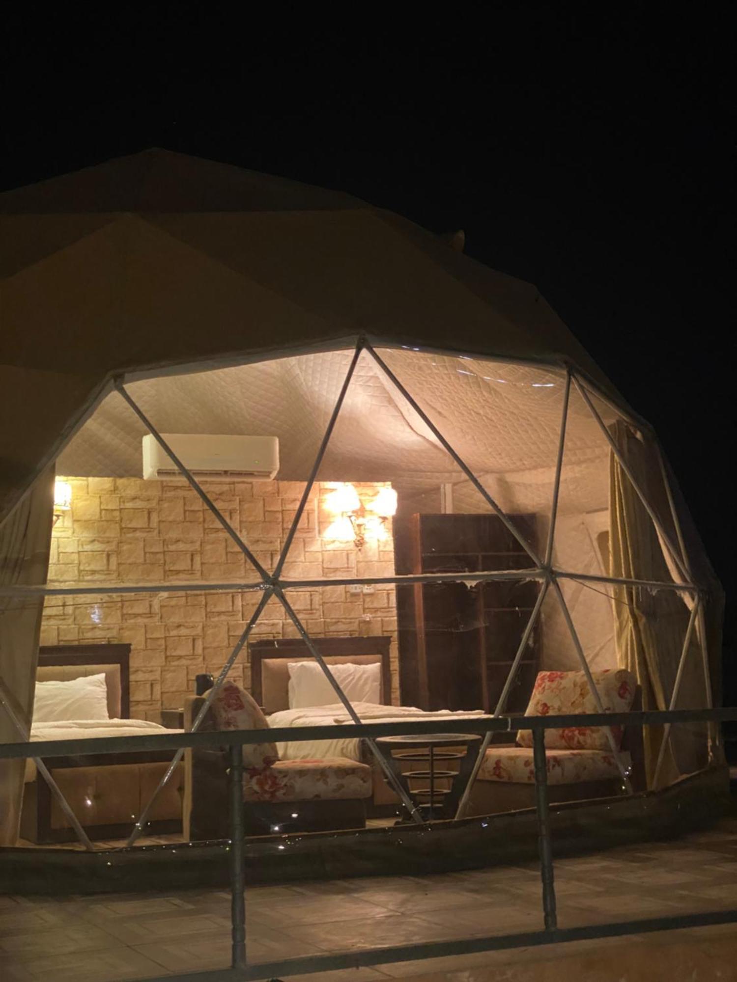 Wadi Rum Sky Camp Екстер'єр фото