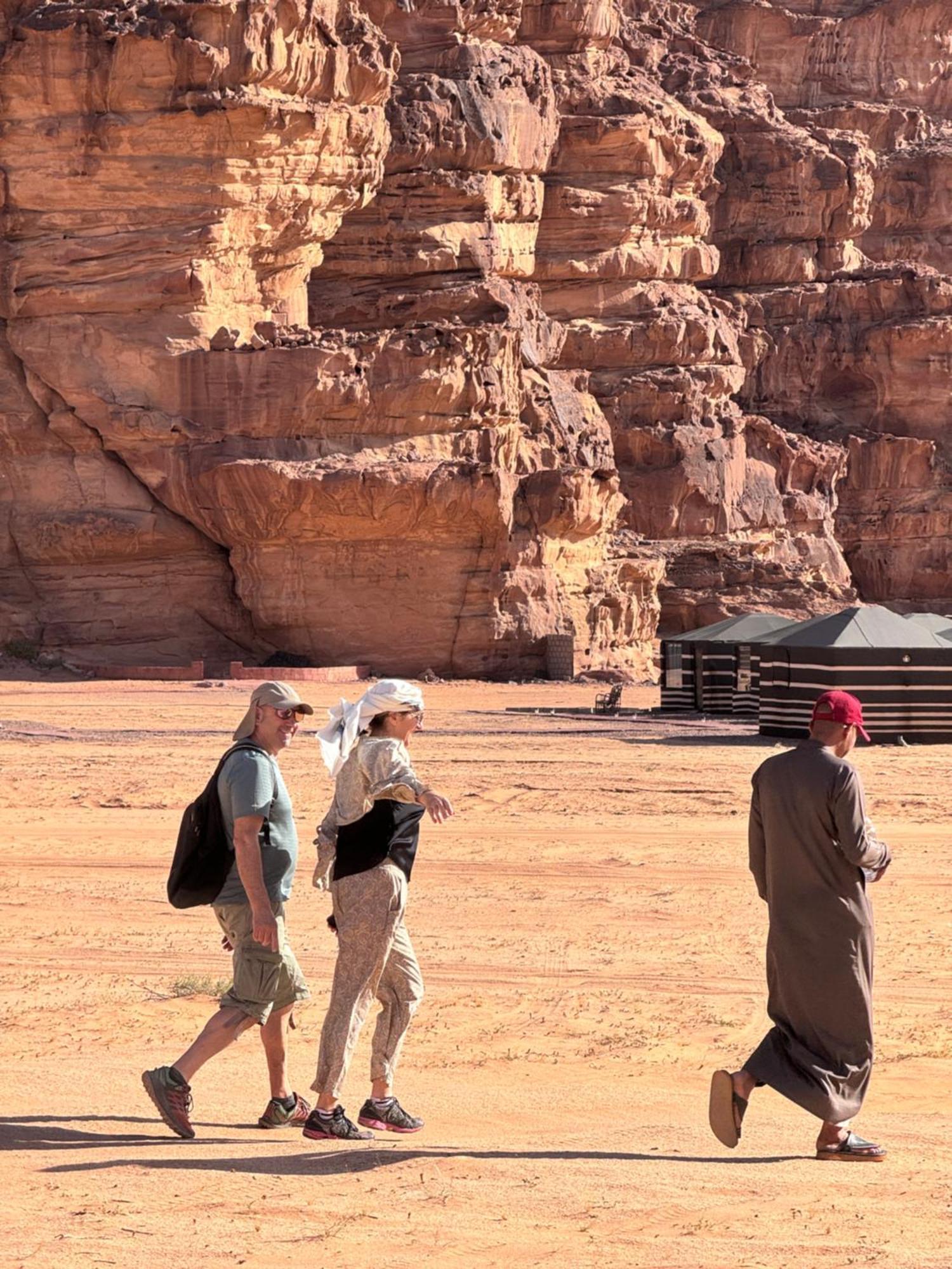 Wadi Rum Sky Camp Екстер'єр фото